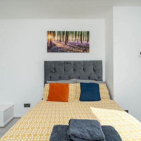Private Room In London Enfield With Parking Экстерьер фото