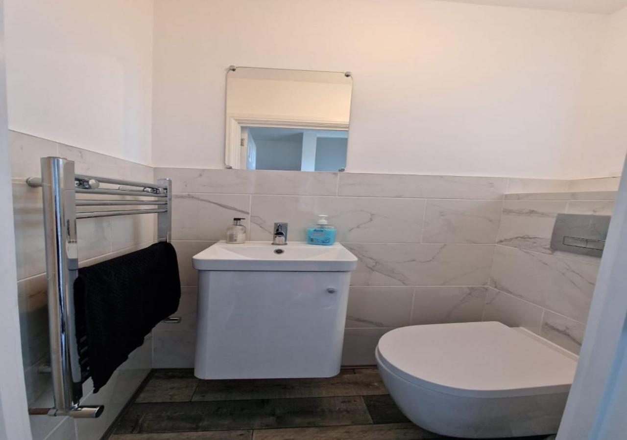 Private Room In London Enfield With Parking Экстерьер фото